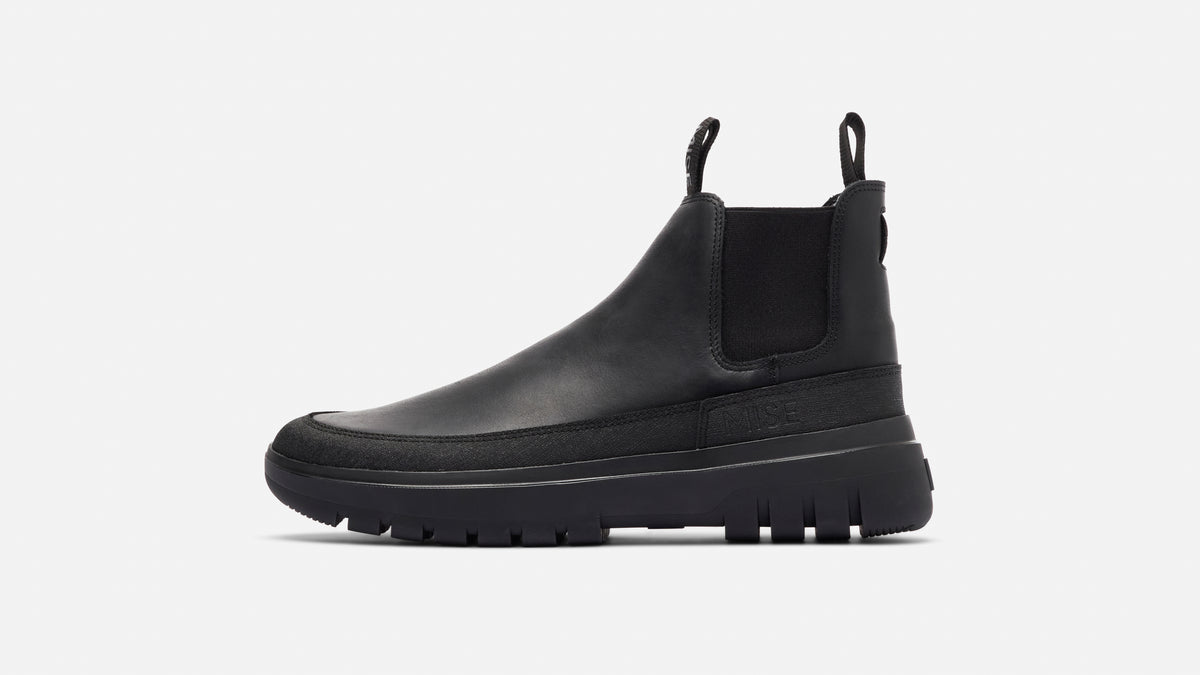 MISE Chelsea 2 slip-resistant kitchen boot in black lateral view