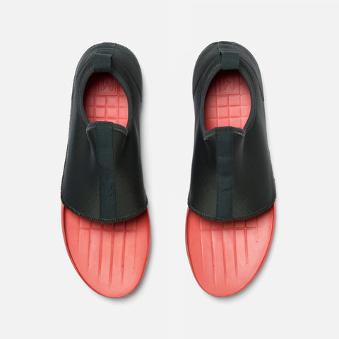 MISE Standard 2 Insoles in black toe down view