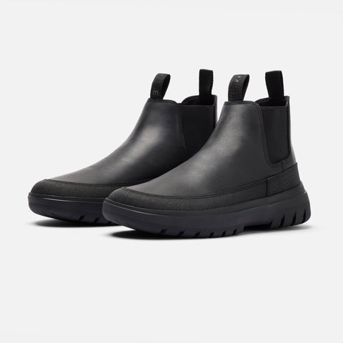 MISE Chelsea 2 slip-resistant kitchen boots in black angled view